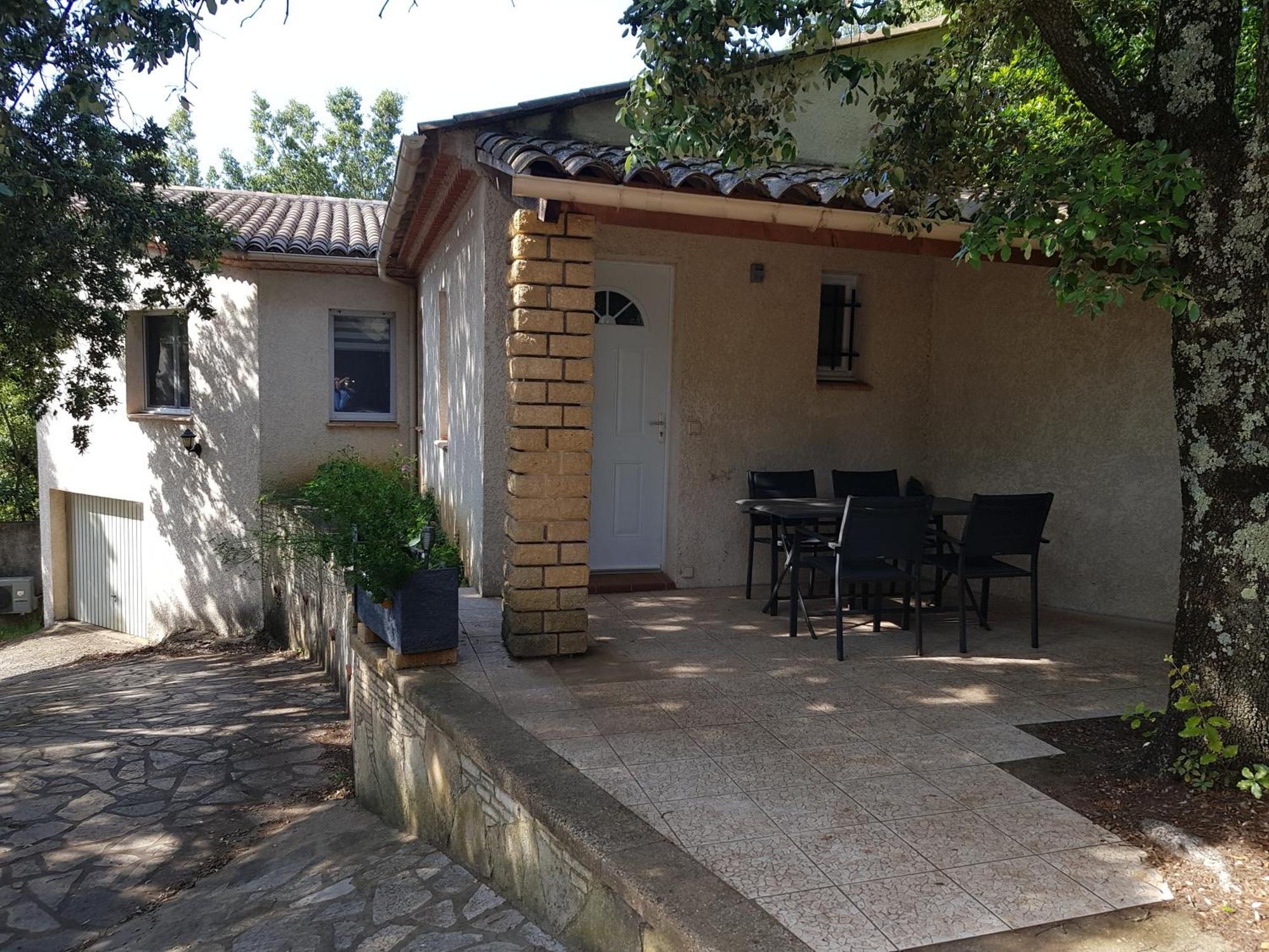 Maison Au Calme Castillon-du-Gard Luaran gambar